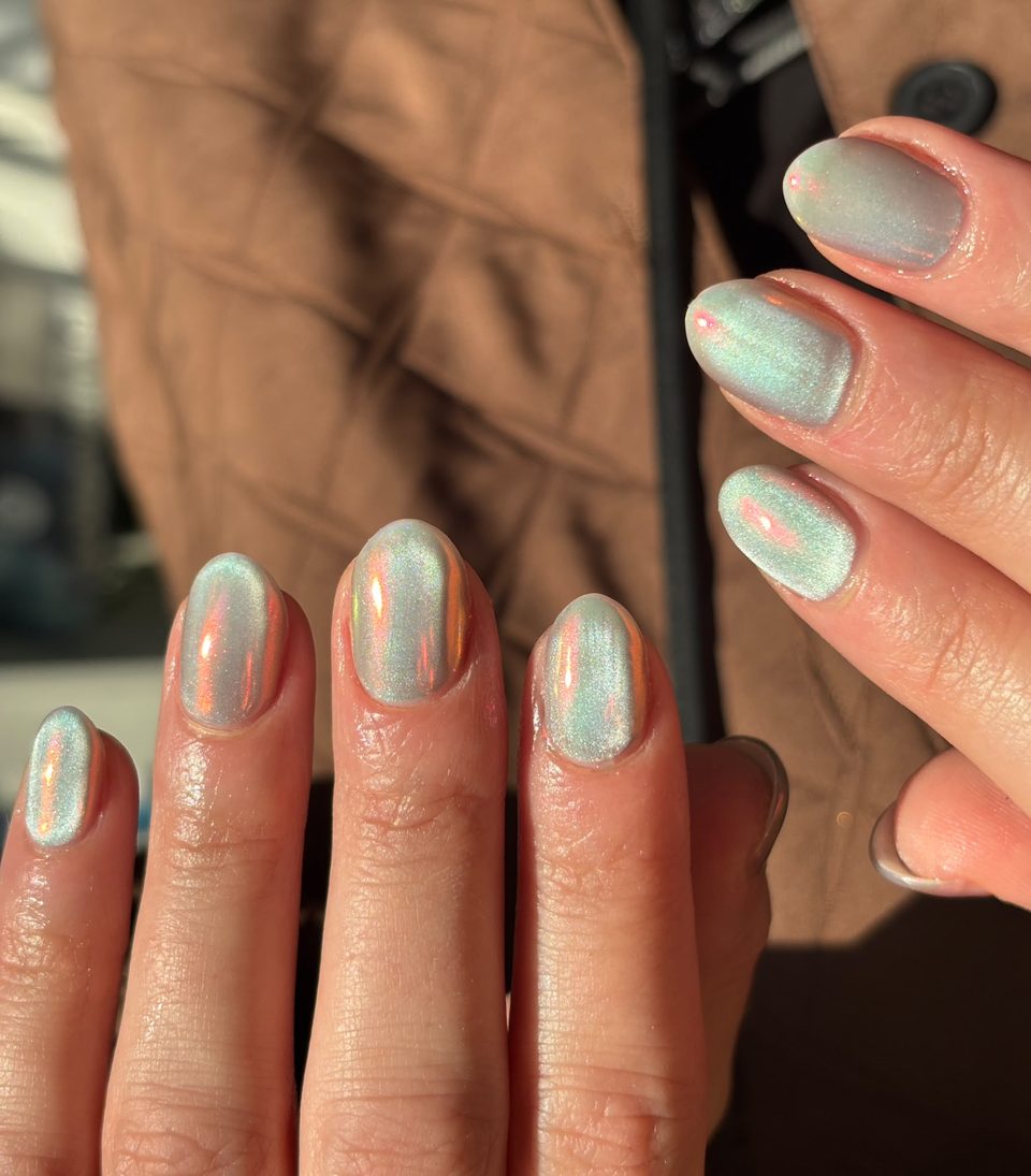 Cat eye and chrome short almond manicure on natural nails by Mary